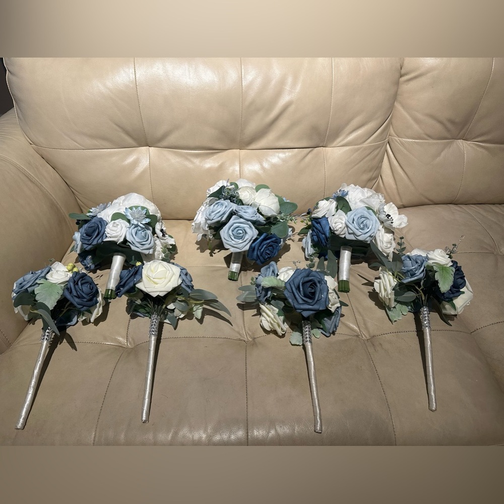 Bridesmaid and decorative bouquets